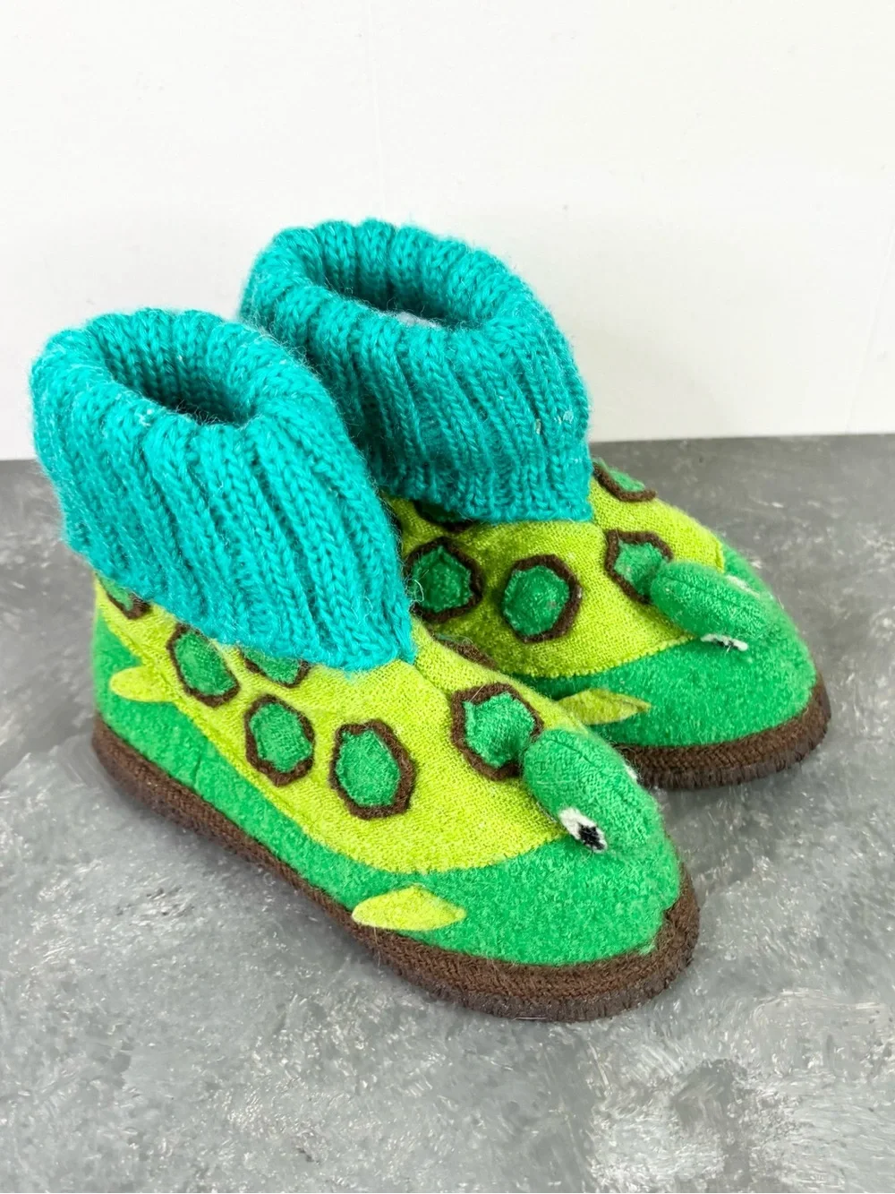 Garnet Hill green wool turtle slippers size kids 8 unisex
